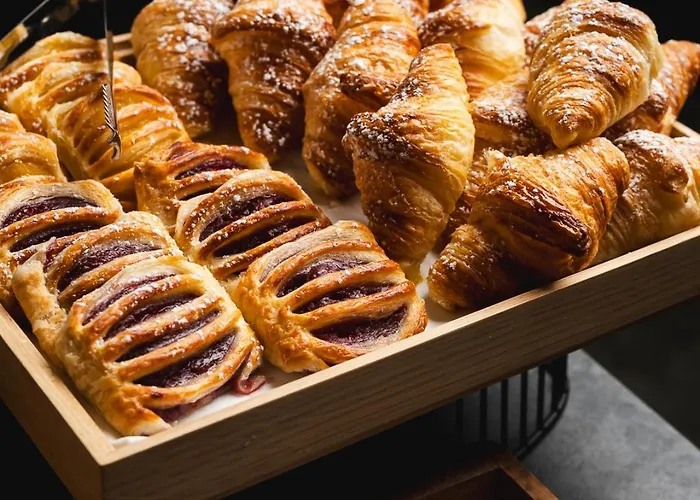 Focus Premium Готель